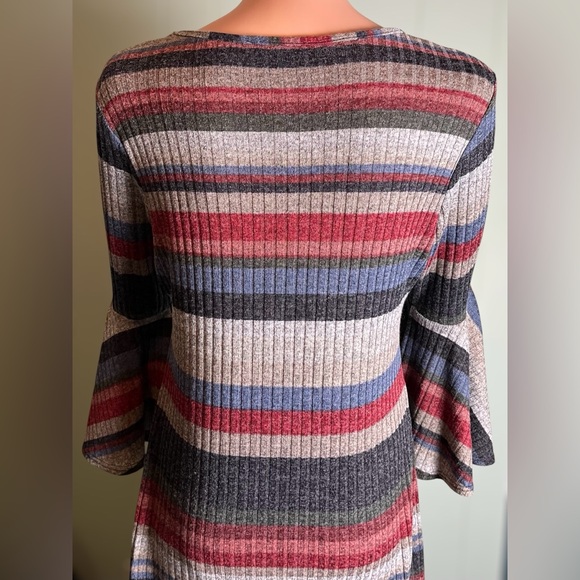J. Rose Women's Knit Dress. Size 4. Multicolored Stripes. Bell Sleeves. - Picture 7 of 7